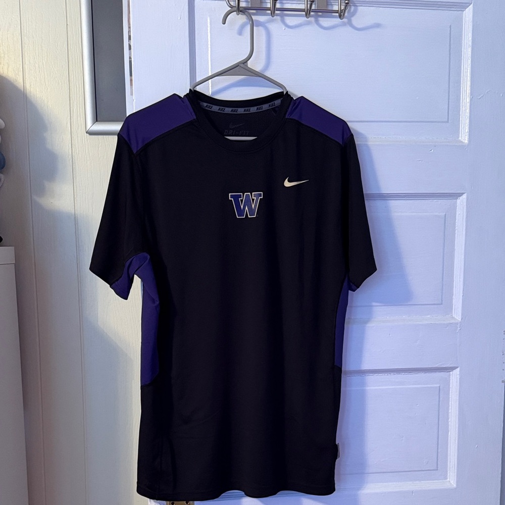 Nike Men's U Washington Huskies Black and Purple T-Shirt